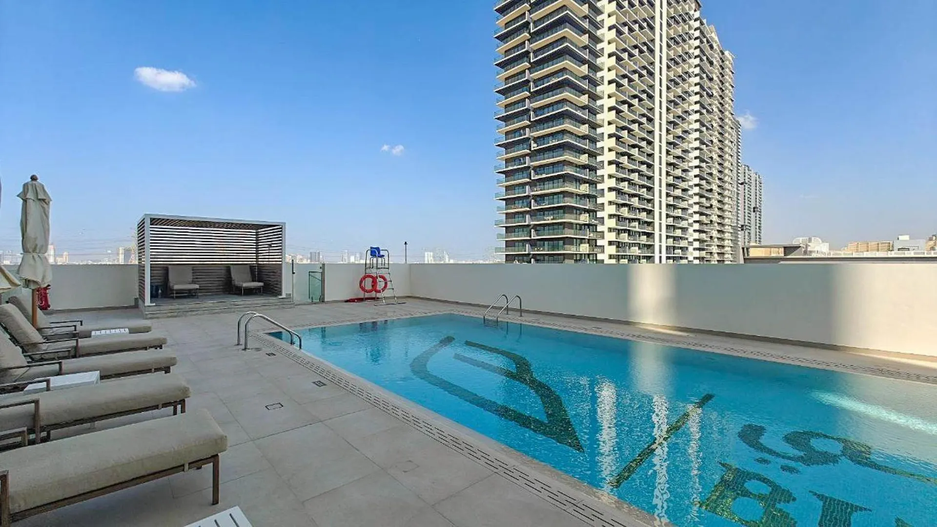 Sky-High Serenity - Stylish 1Bhk - 20Th Floor Dubai