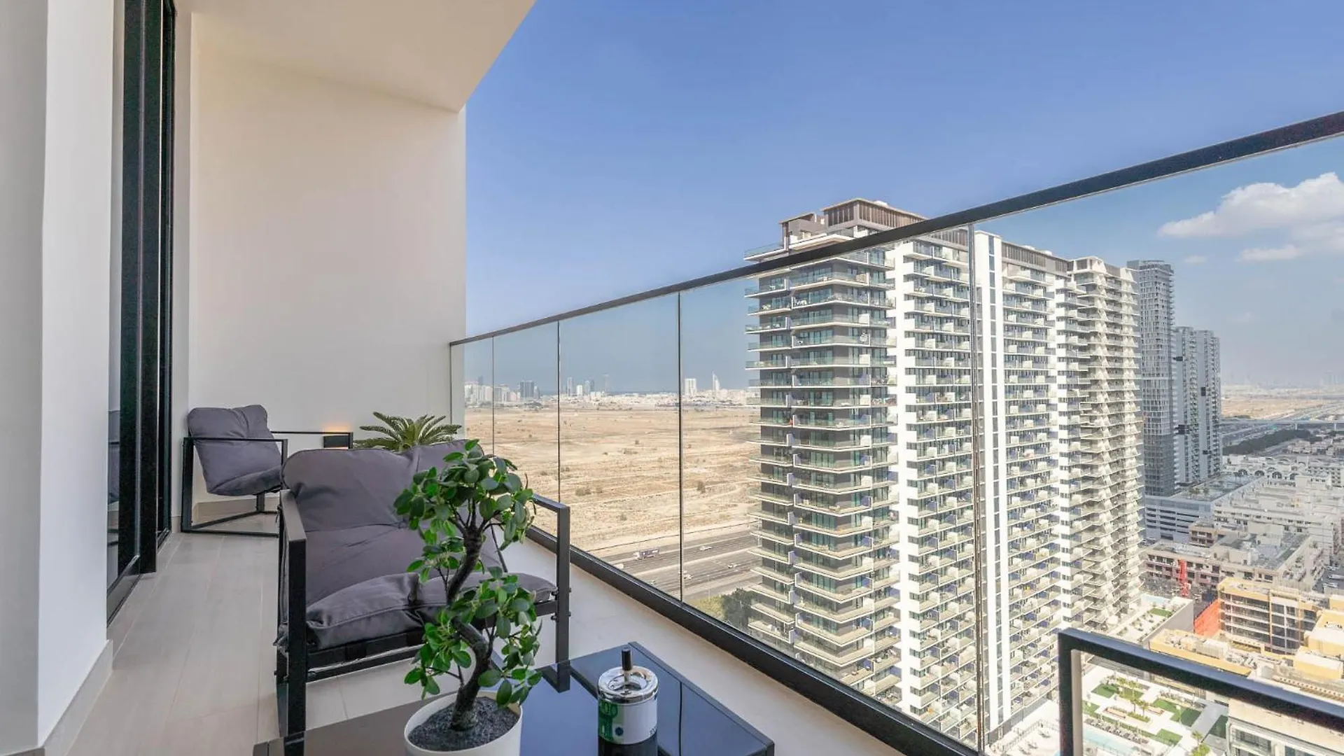 Apartment Sky-High Serenity - Stylish 1Bhk - 20Th Floor Dubai United Arab Emirates