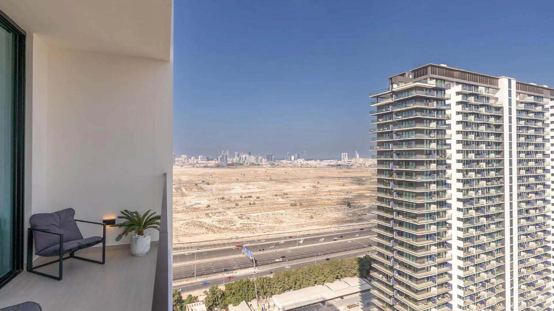 Sky-High Serenity - Stylish 1Bhk - 20Th Floor Dubai Apartment