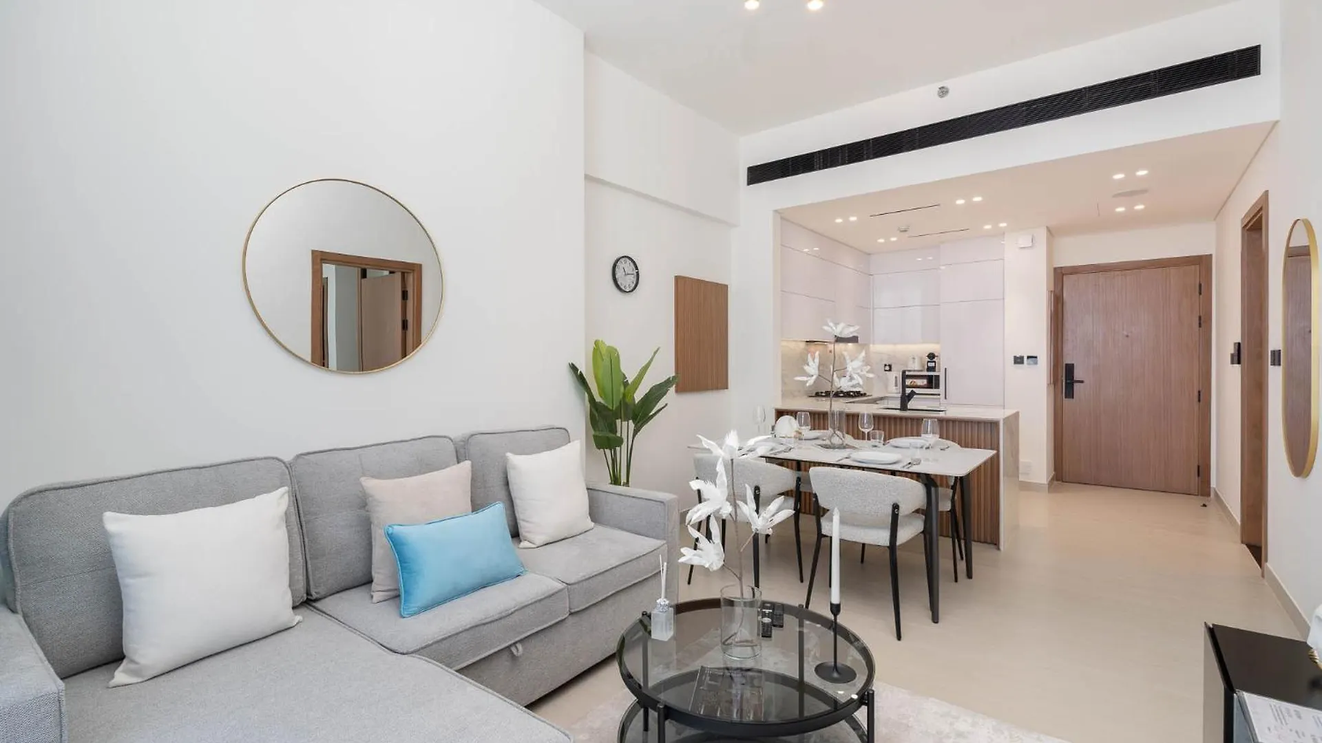 Sky-High Serenity - Stylish 1Bhk - 20Th Floor Dubai